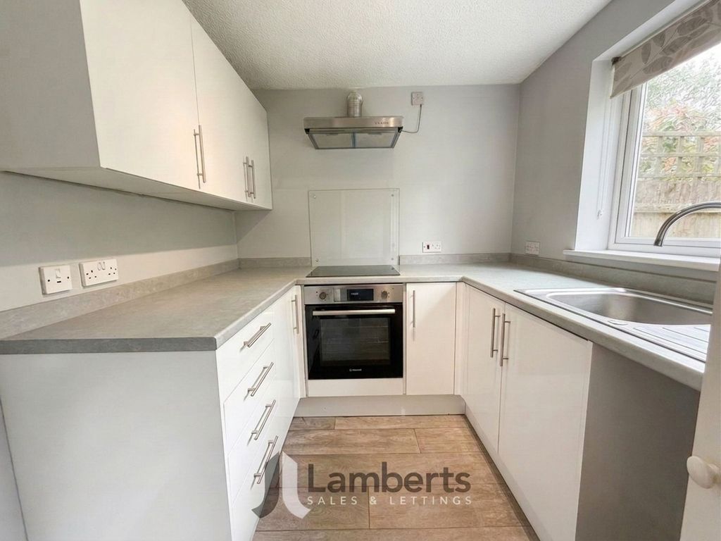 Property photo 2 of 14 Kitchen