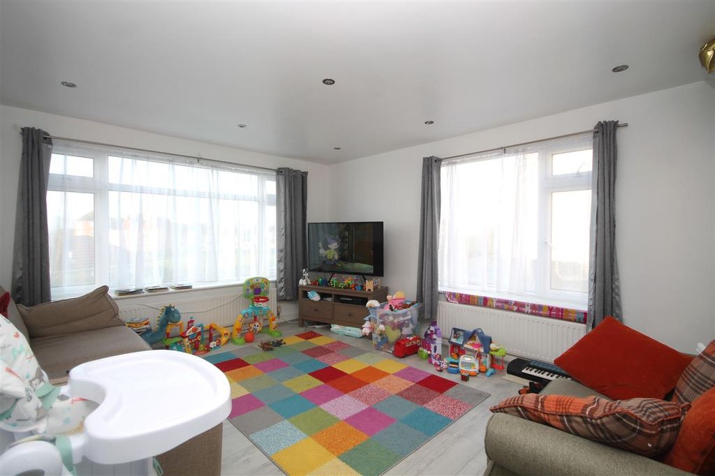 Property photo 2 of 8 Covid-19 - Viewing Advice