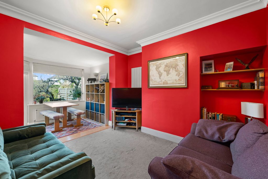 Property photo 2 of 26