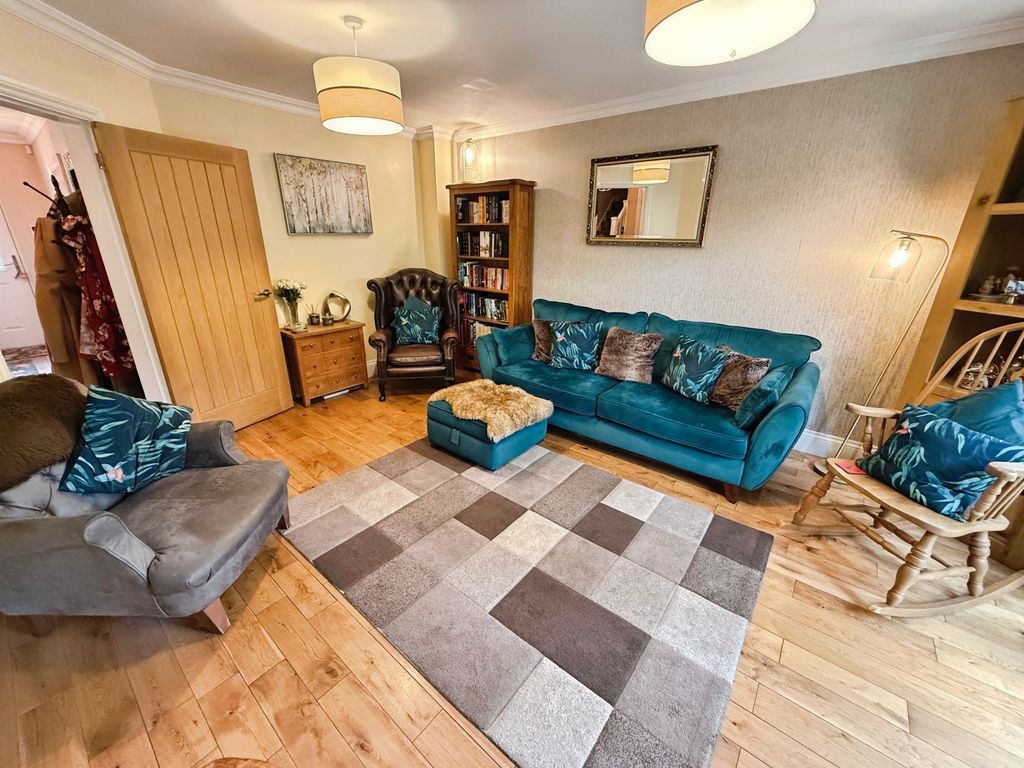 Property photo 3 of 25