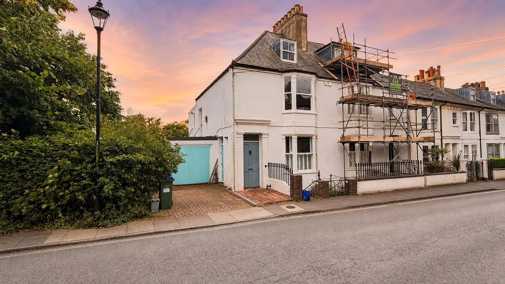 Property photo 1 of 19 3c4B91E2-8A95-45A7-Bb5E-Bf85F7E210Fe.Png