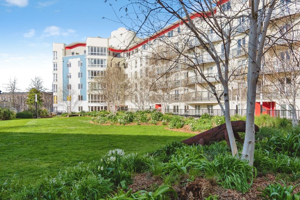 Property photo 1 of 11 Pbox-Img.Jpg