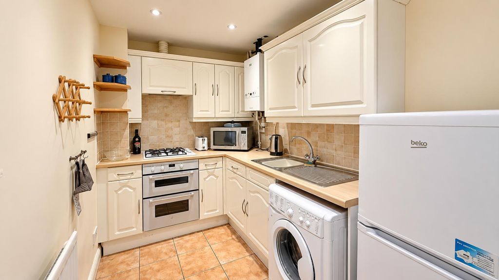 Property photo 3 of 19