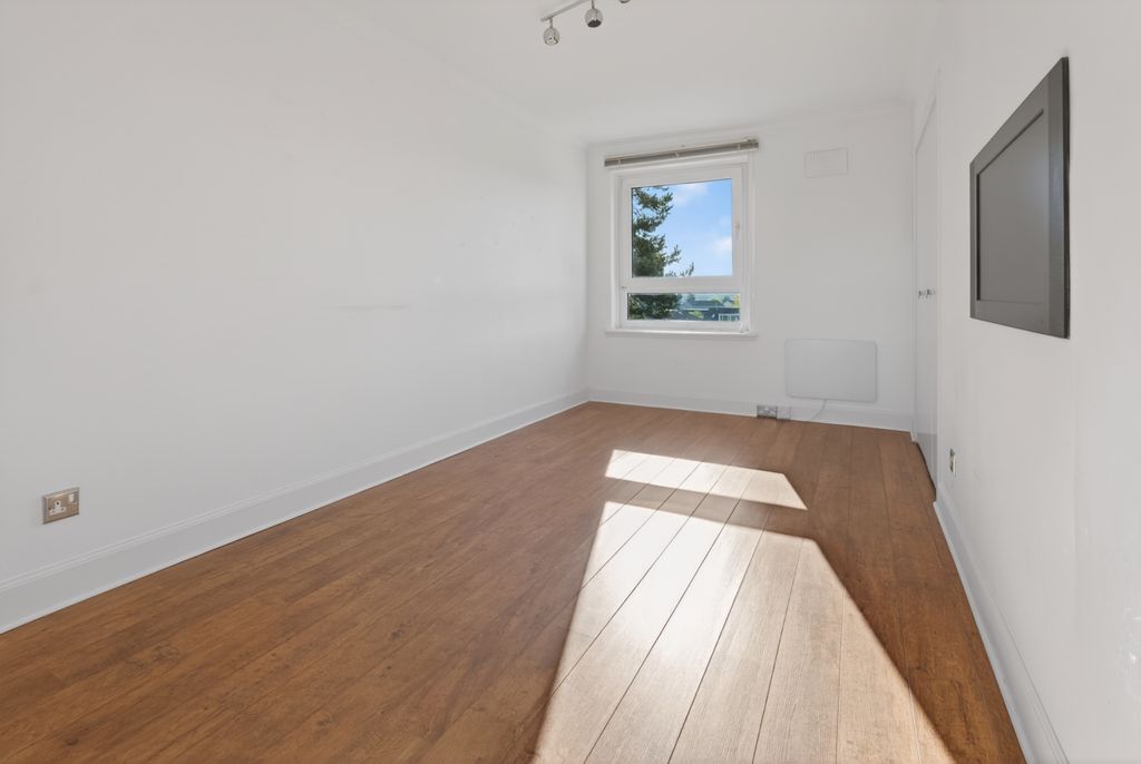 Additional image 11 of 2 bed flat for sale48/3, North Gyle Grove, Corstorphine, Edinburgh EH12