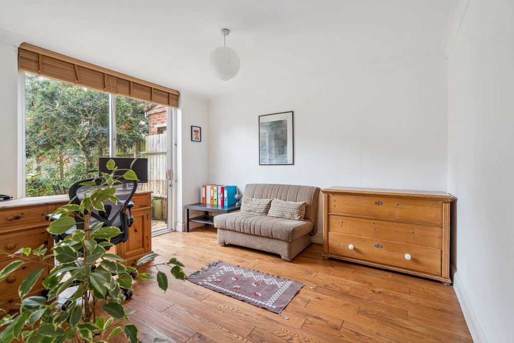 Property photo 3 of 18