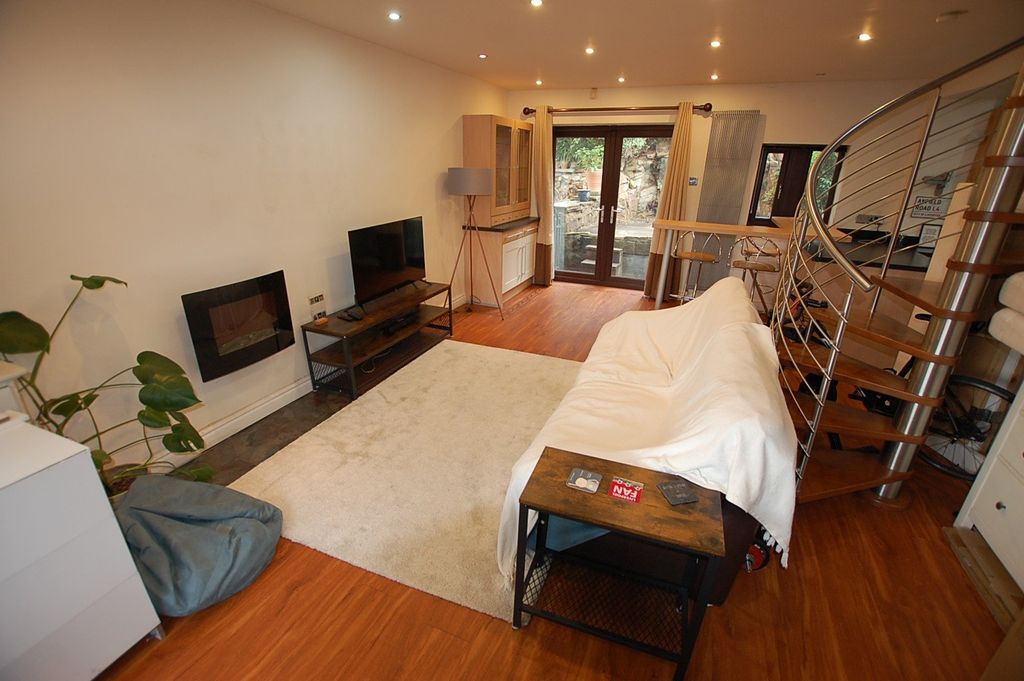 Property photo 3 of 17 Picture No. 04