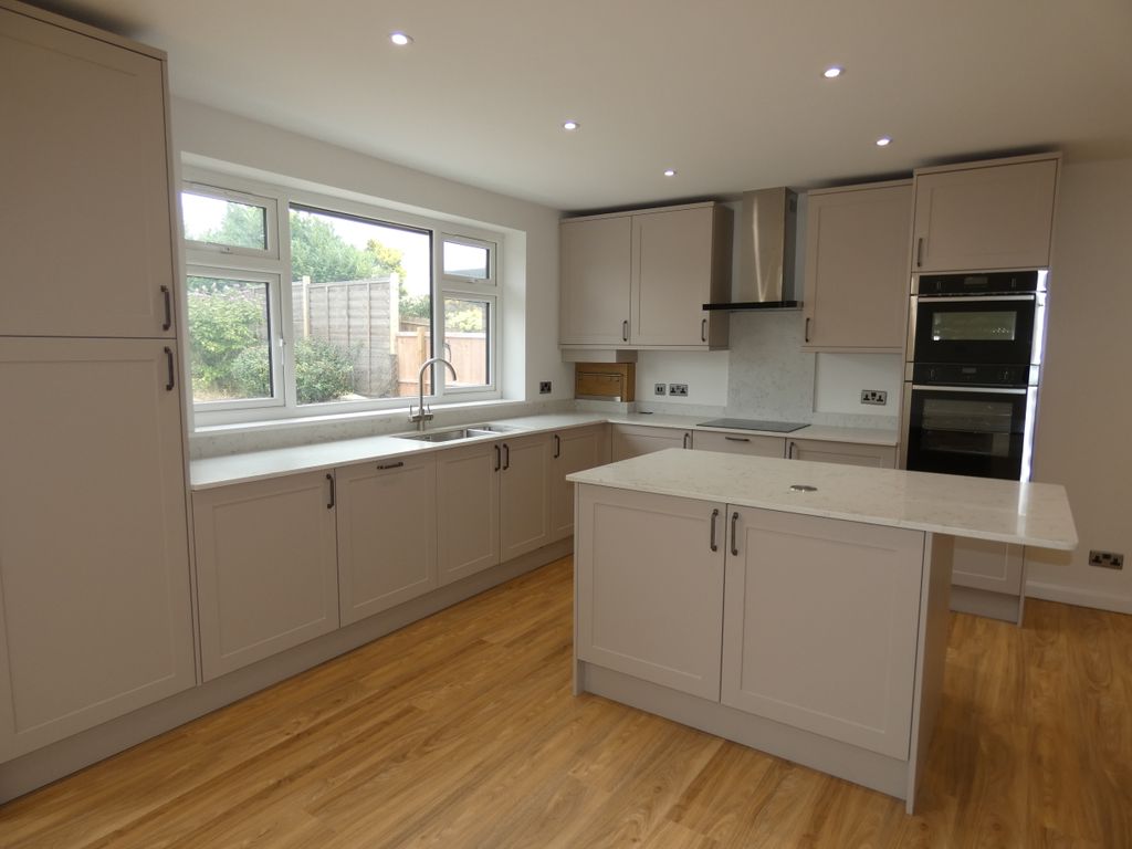 Property photo 3 of 13 Kitchen