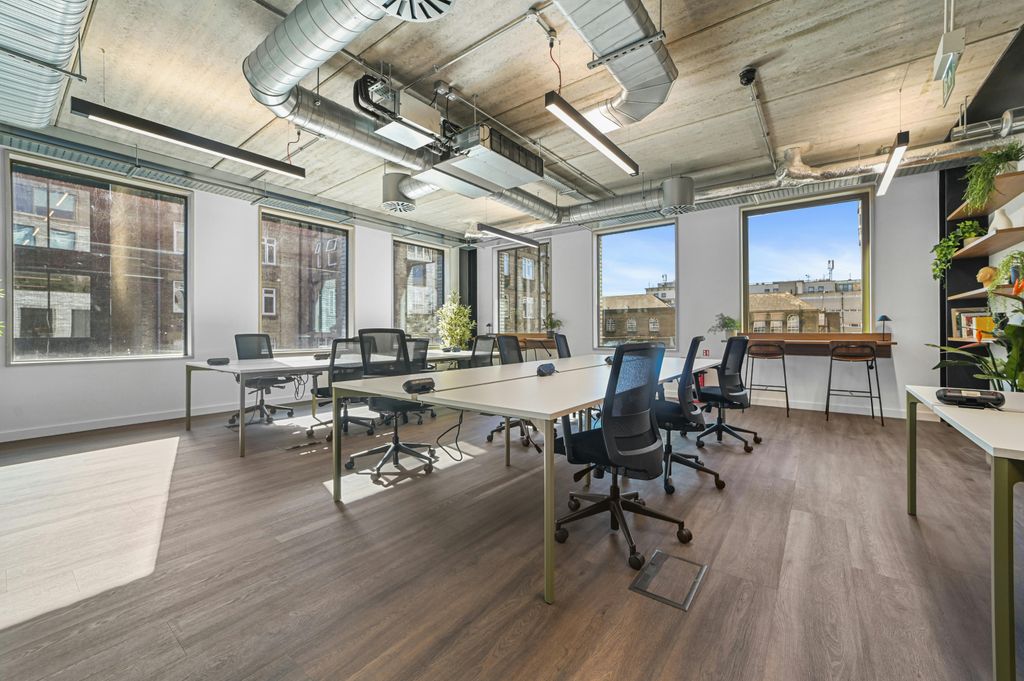 Property photo 1 of 31 Htbc10Whitelionstreet12.Jpg