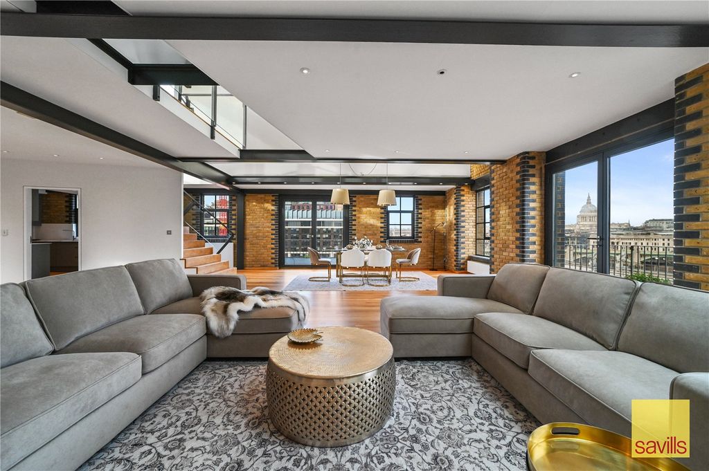 Property photo 3 of 25 Reception