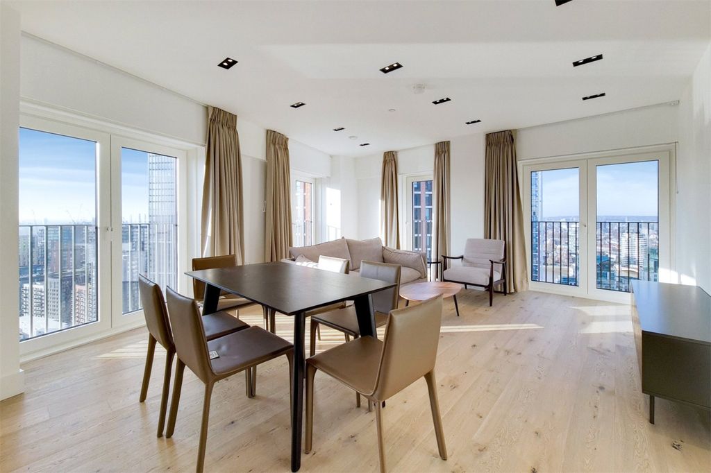 Property photo 1 of 12 Keybridge Tower