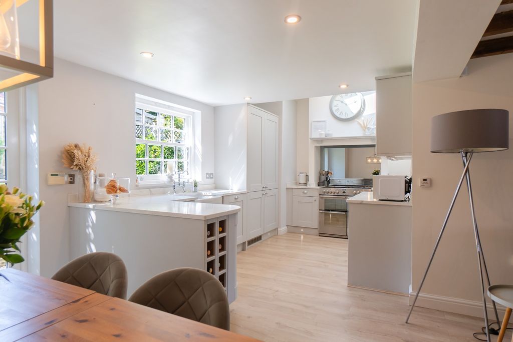 Property photo 2 of 30 4635745