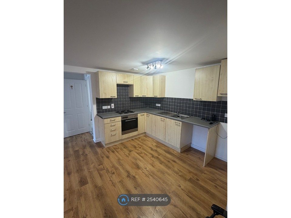 Property photo 2 of 9 Kitchen