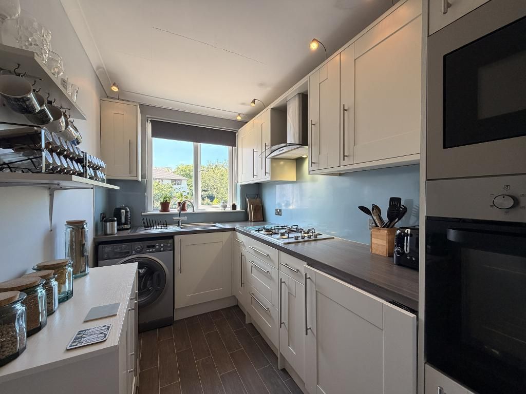 Property photo 3 of 14 Kitchen