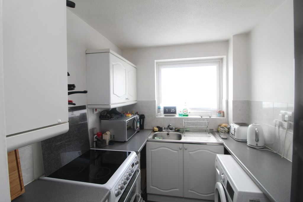 Property photo 3 of 6 992572