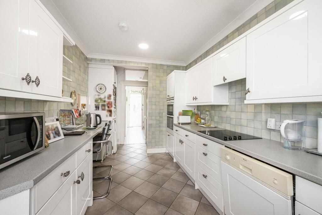 Property photo 3 of 12 Gallery