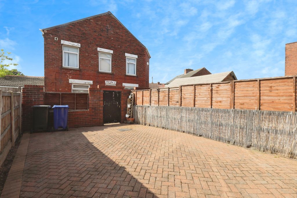 Property photo 2 of 15