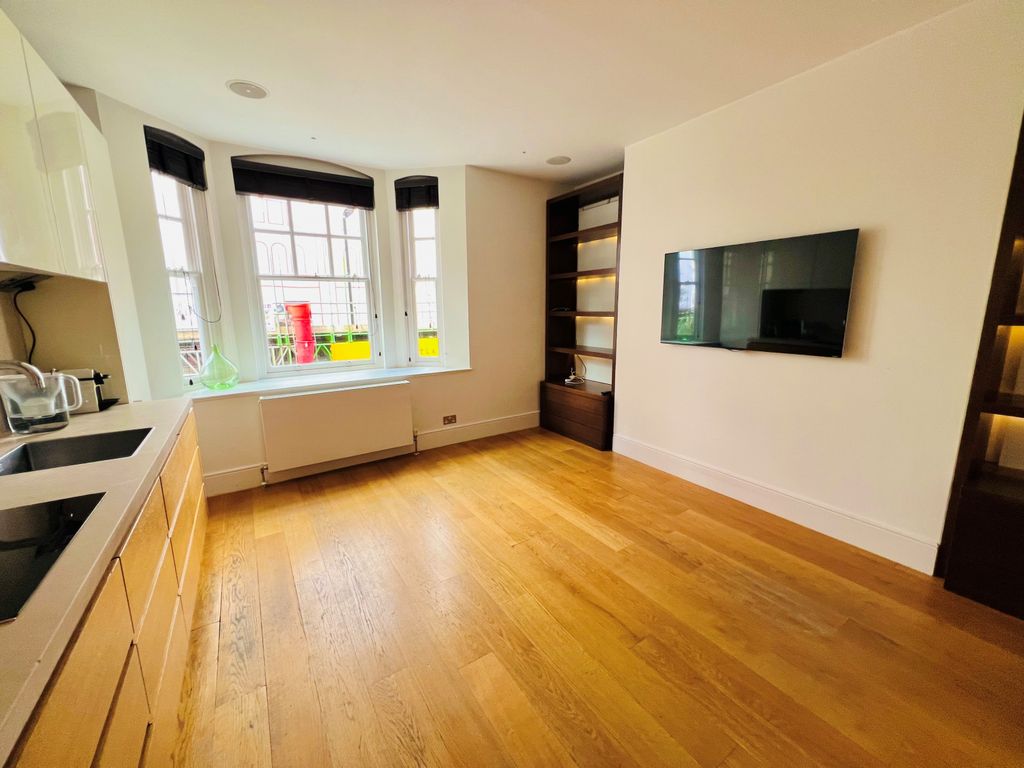 Property photo 3 of 8 Gallery