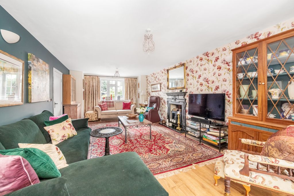Property photo 3 of 25