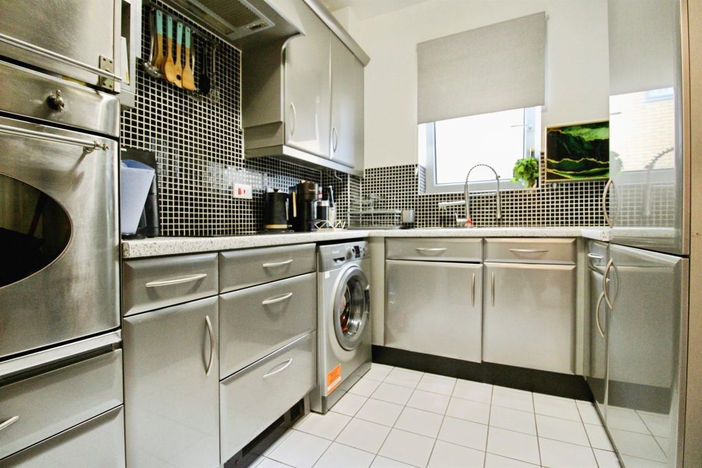 Additional image 5 of 2 bed flat for saleMarconi Avenue, Penarth CF64