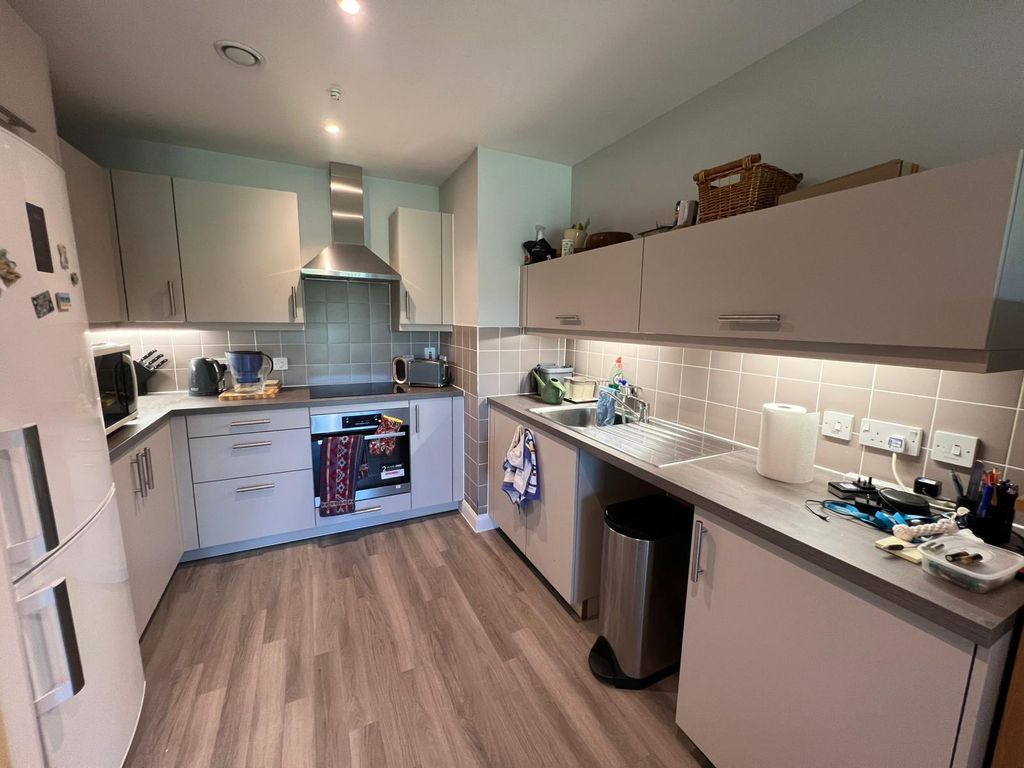 Additional image 6 of 2 bed flat for saleOld Schools Lane, Epsom KT17