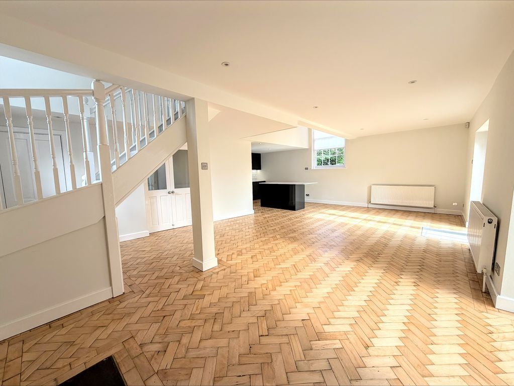 Property photo 3 of 14 Photo 7