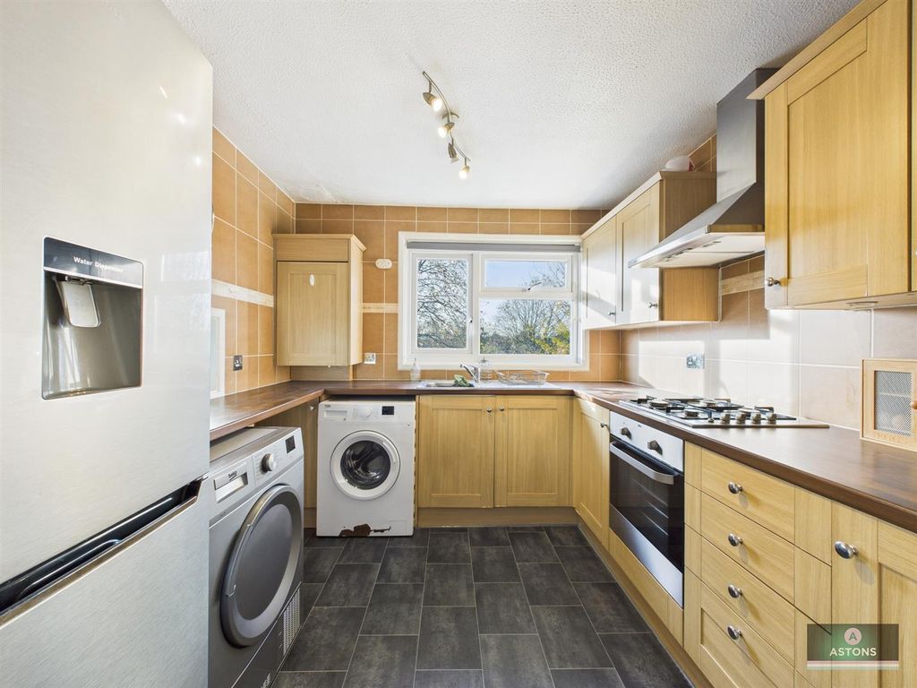 Property photo 3 of 8 Cam04622G0-Pr0112-Still004.Jpg