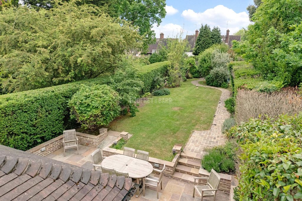 Property photo 3 of 13