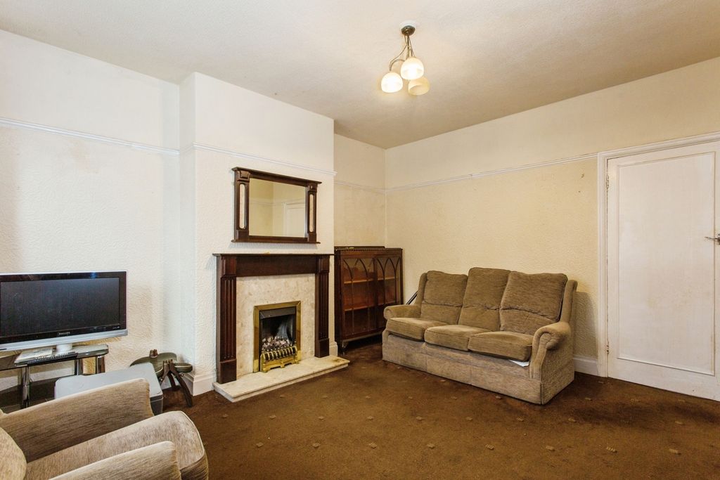 Property photo 3 of 12 Pbox-Img.Jpg