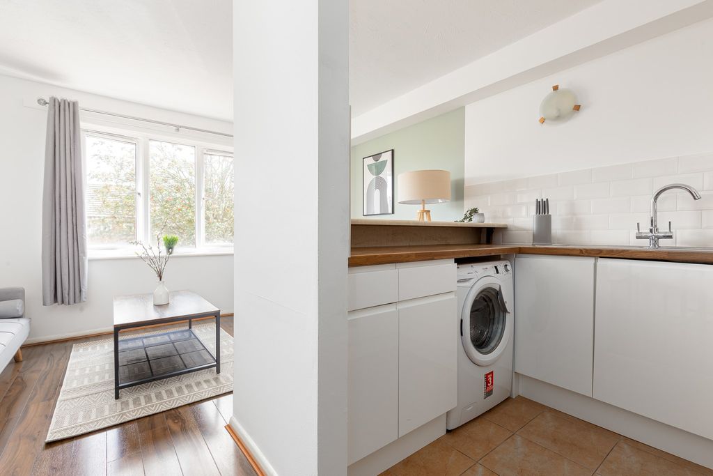 Property photo 2 of 23 Kitchen