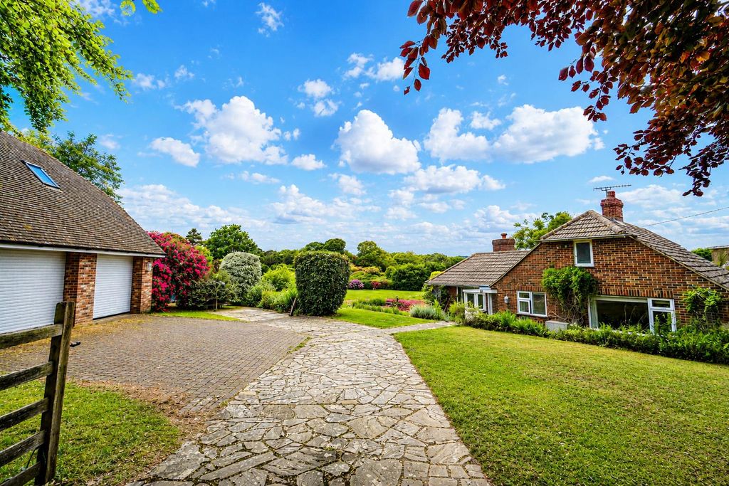 Property photo 2 of 35 Fd4Aa39E-9E46-4Bee-A385-3Da7F0Dd44B0.Png