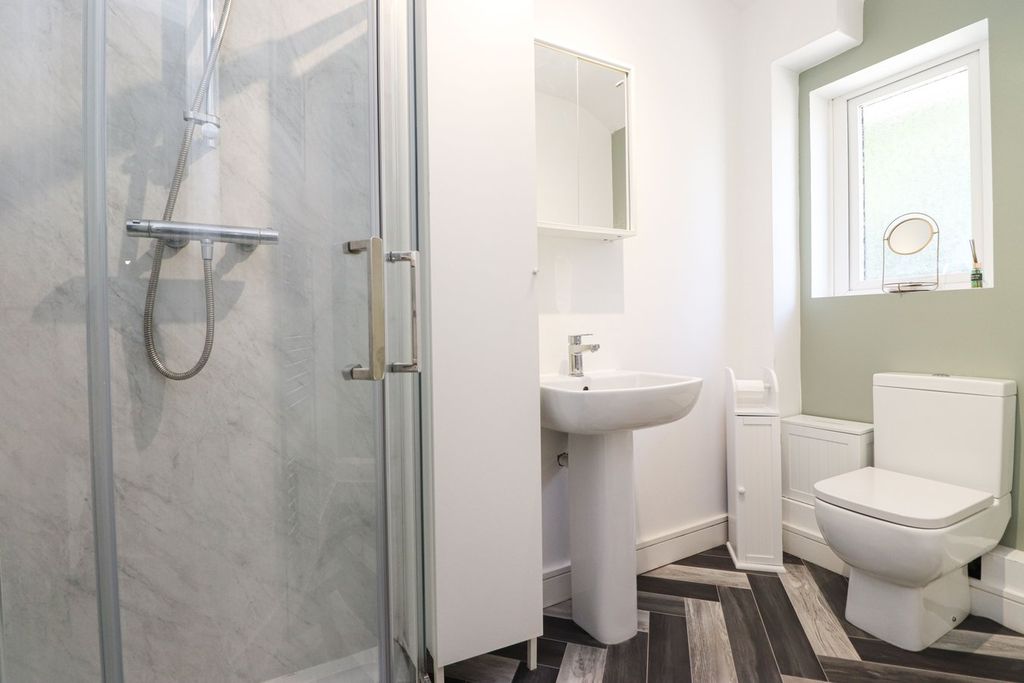 Property photo 3 of 16 Shower Room