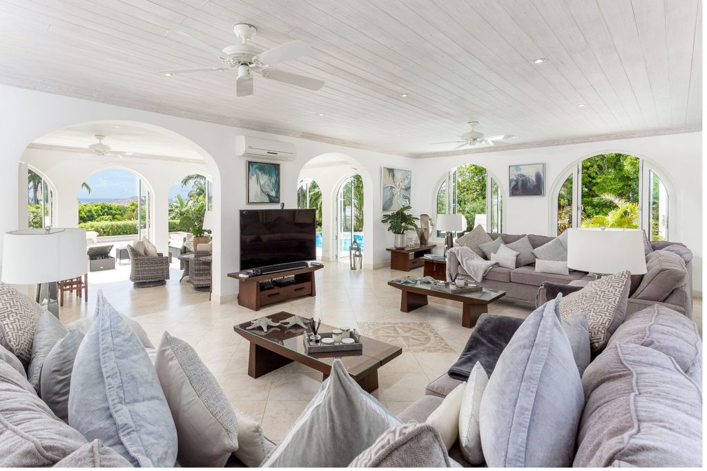 Property photo 2 of 50