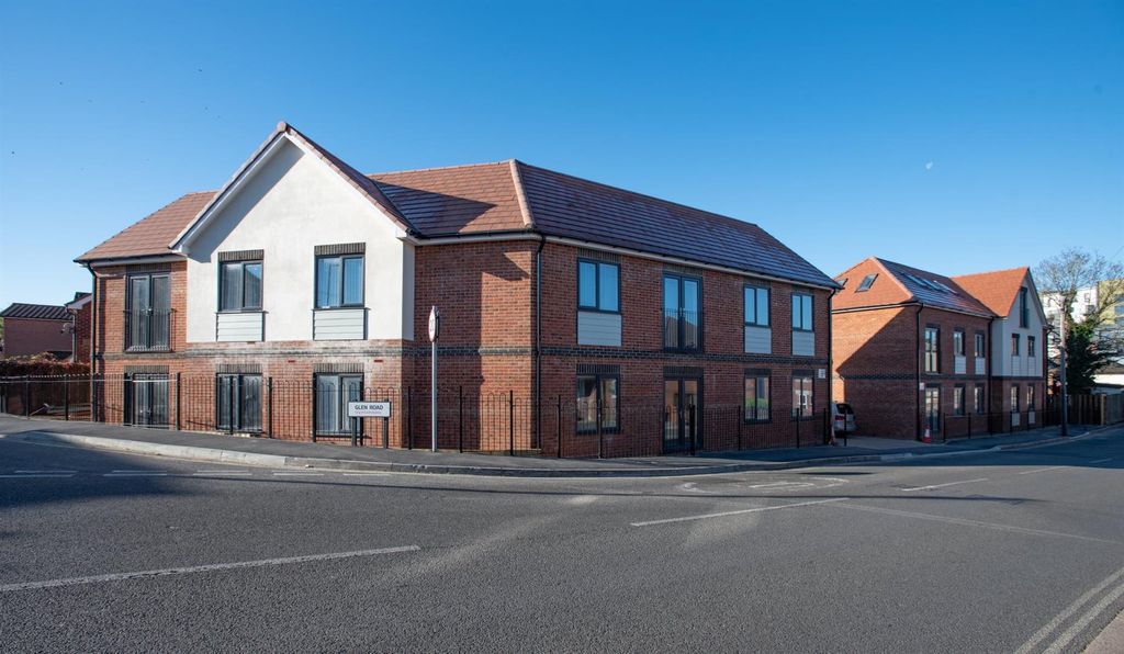 Property photo 1 of 6