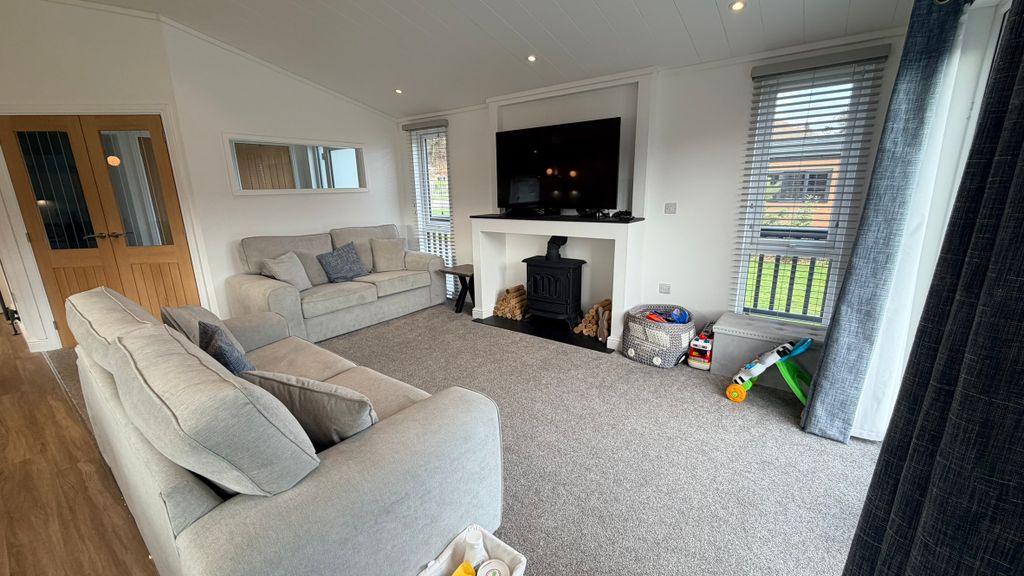 Property photo 3 of 24