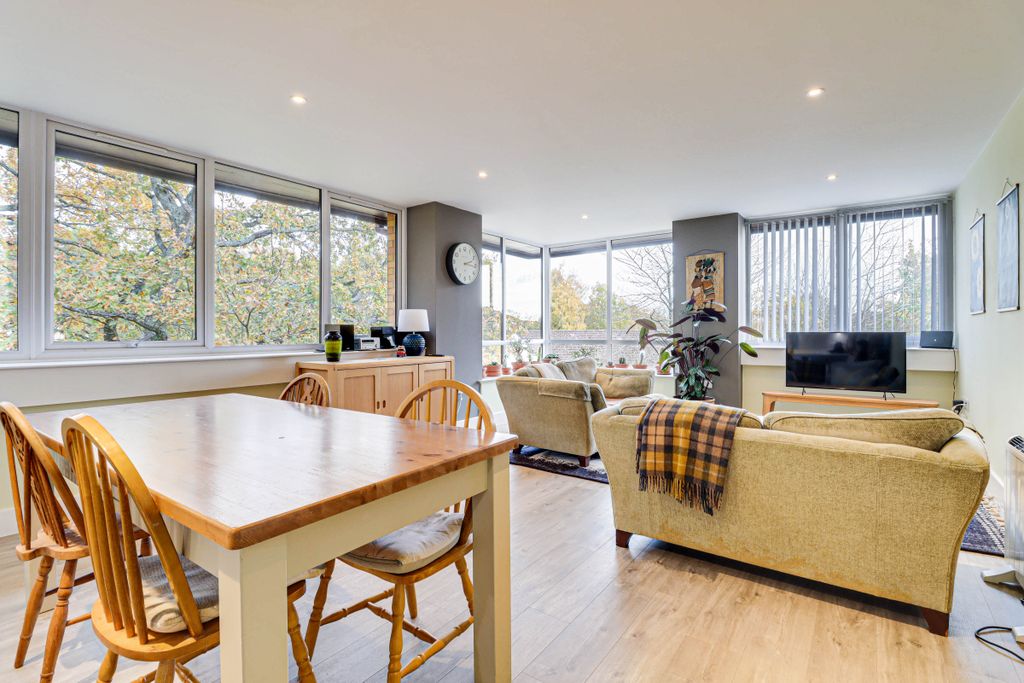 Property photo 2 of 9 Img4519Img4521