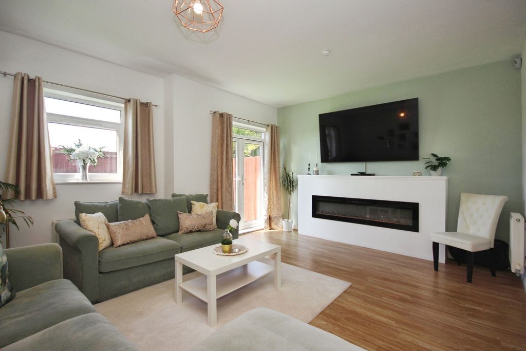 Property photo 2 of 21 Pbox-Img.Jpg