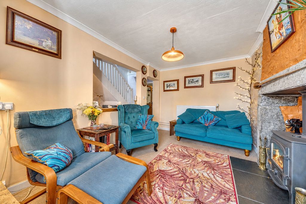 Property photo 3 of 31