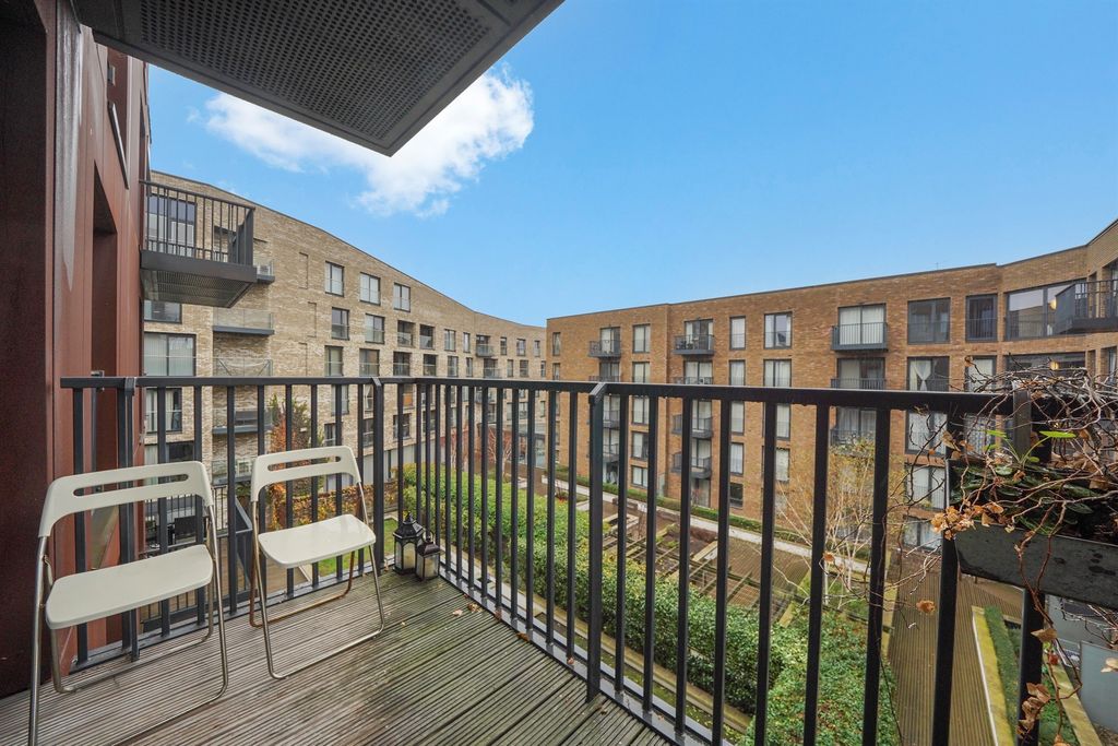 Property photo 3 of 18