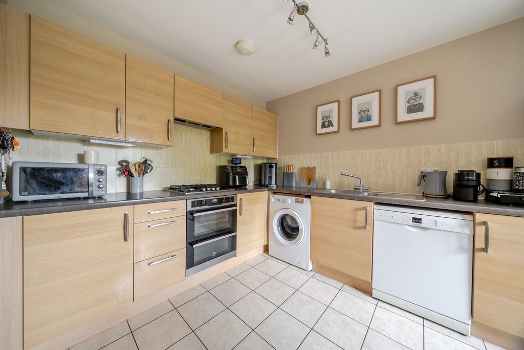 Property photo 3 of 12