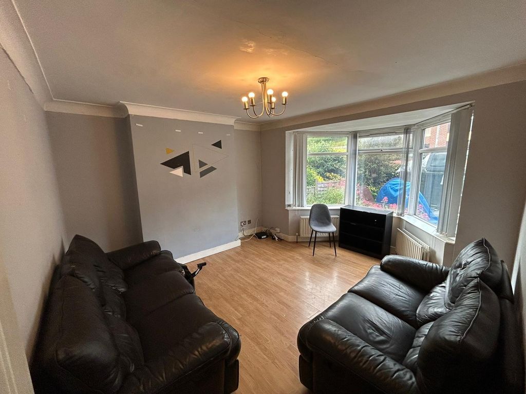 Property photo 3 of 12 Picture No. 04