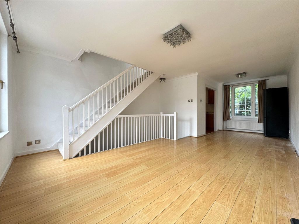 Property photo 2 of 12 Picture No. 24