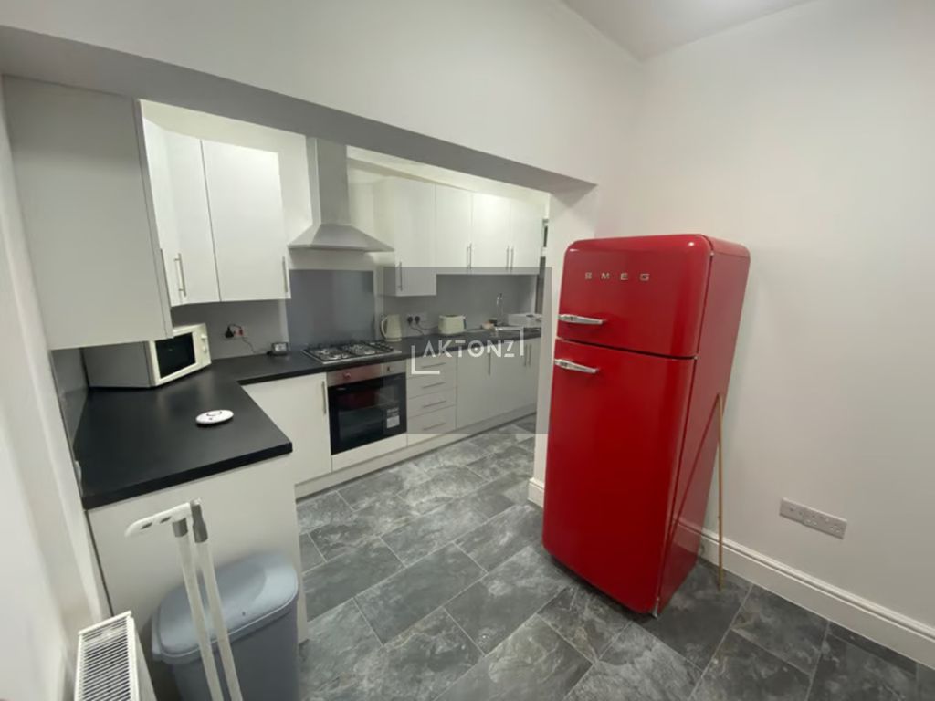 Property photo 2 of 11 86 (2)