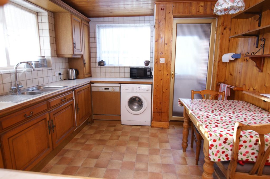 Property photo 3 of 11 Picture No. 15