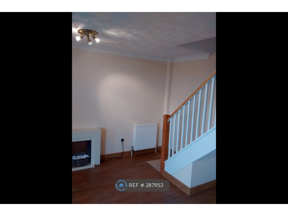 Property photo 3 of 16 Living Room