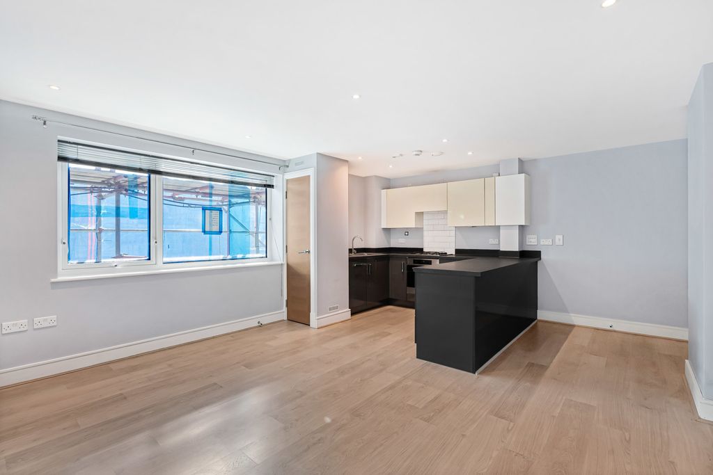 Property photo 3 of 9 Reception/Kitchen