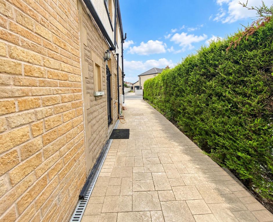 Property photo 2 of 20 Ai Impression - Side