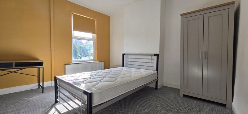 Property photo 1 of 6 Photo 3