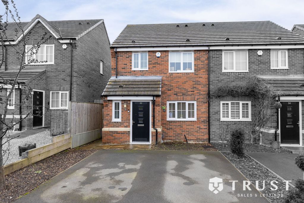 Property photo 1 of 31