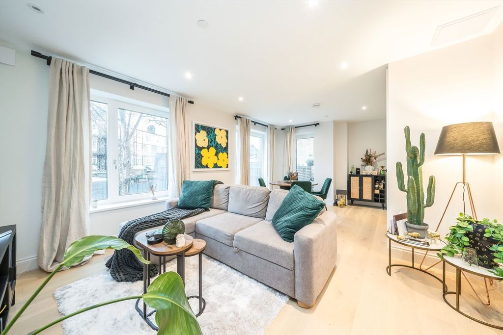 Property photo 3 of 8