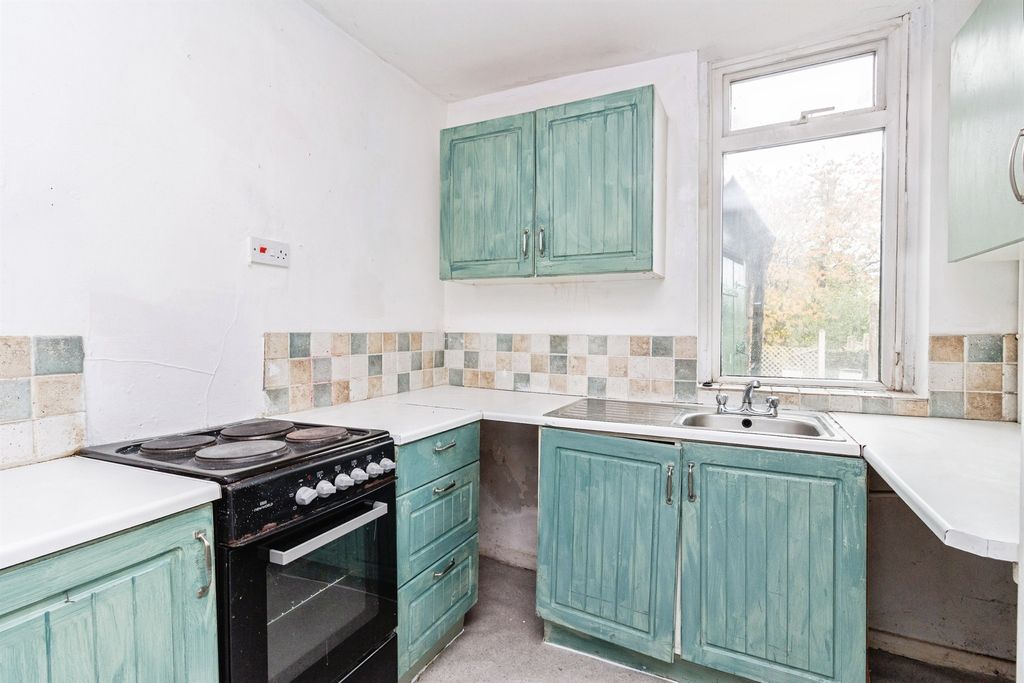 Property photo 3 of 17